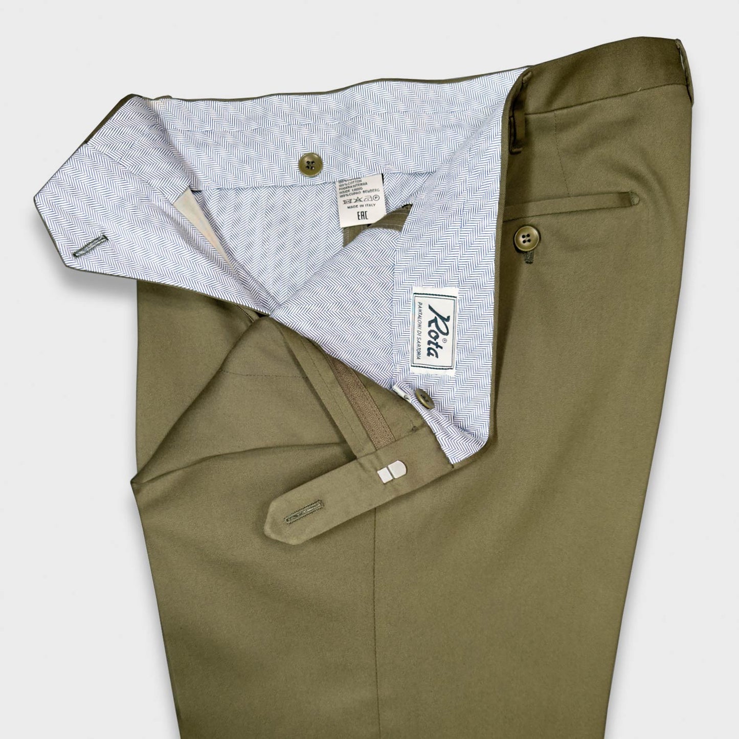 Army Green Tailored Trousers Cotton Twill Double Pleats. Tailored cotton trousers double pleats army green color, handmade in Italy by Rota Pantaloni, made with luxury cotton twill British fabric made by Brisbane Moss, high rise classic fit, four pockets