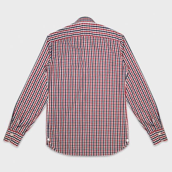 Red and blue checked shirt made with Thomas Mason fabric yarn-dyed in popeline cotton. Handmade shirt by Borriello Napoli exclusive for Wools Boutique Uomo, ideal both for the office or casual outfit with a bright appearance and a soft and smooth hand.