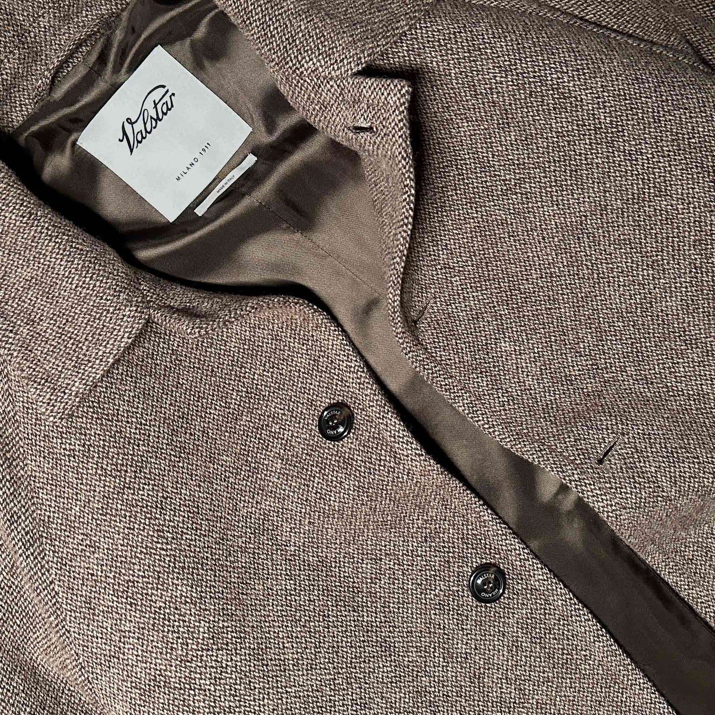 Valstar boutique in Geneva mens overcoat Broken Twill Virgin Wool Tobacco Brown. Wool coat Valstar, refined pattern broken tobacco brown tones colors, comfortable fit ideal to wear up classic suit or in casual time, valstar wool coat geneva