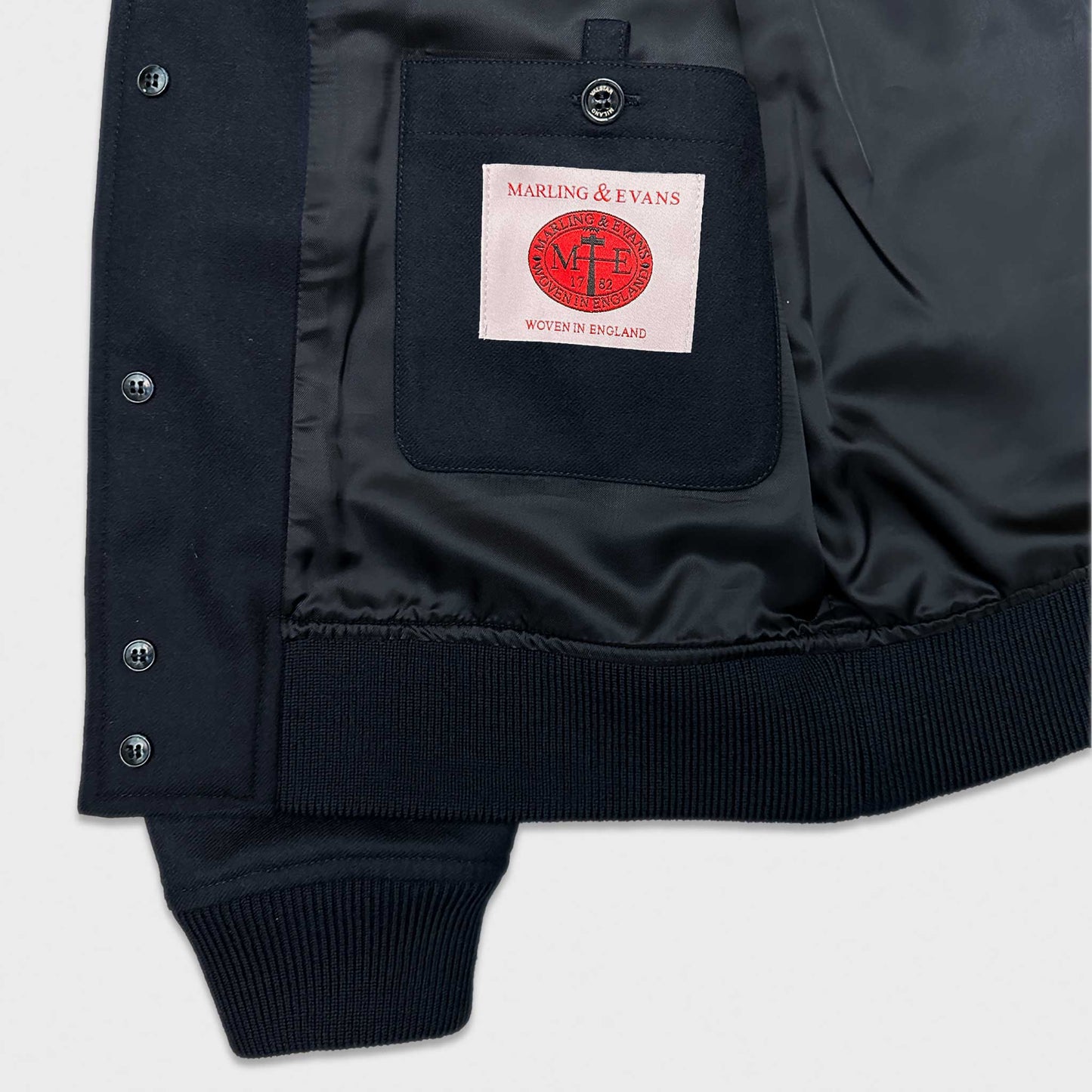 Valstar for Wools Boutique Uomo is a brand-to-retail collaboration to create an essential jacket with the design of the iconic Valstarino using a refined wool flannel fabric made by Marling & Evans UK. A classic bomber jacket ideal to wear almost all year round especially in the three seasons from autumn to spring.