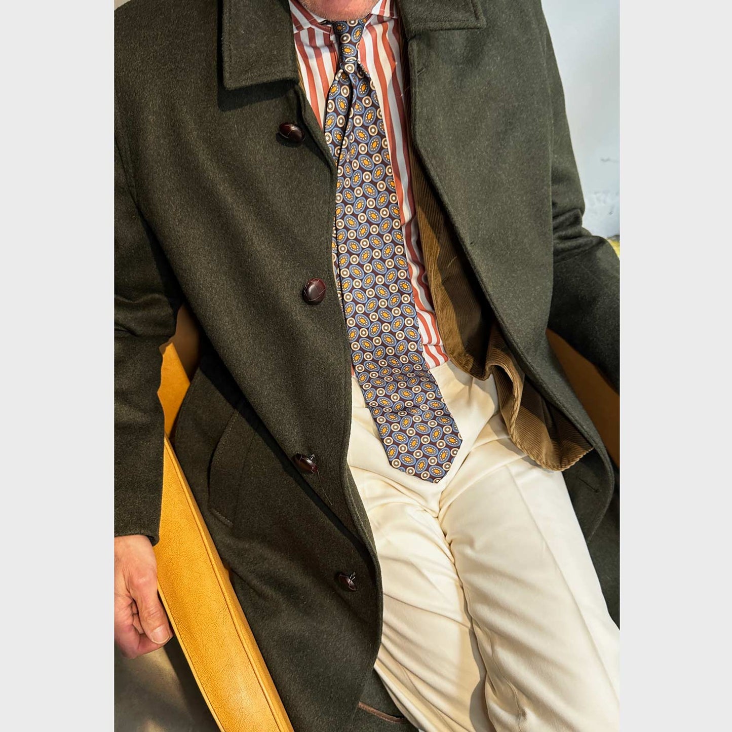 Elegant silk tie made with classic geometric planet pattern, coffee brown background, unlined tie 3 folds, handmade tie with a exclusive pattern made by Wools Boutique Uomo