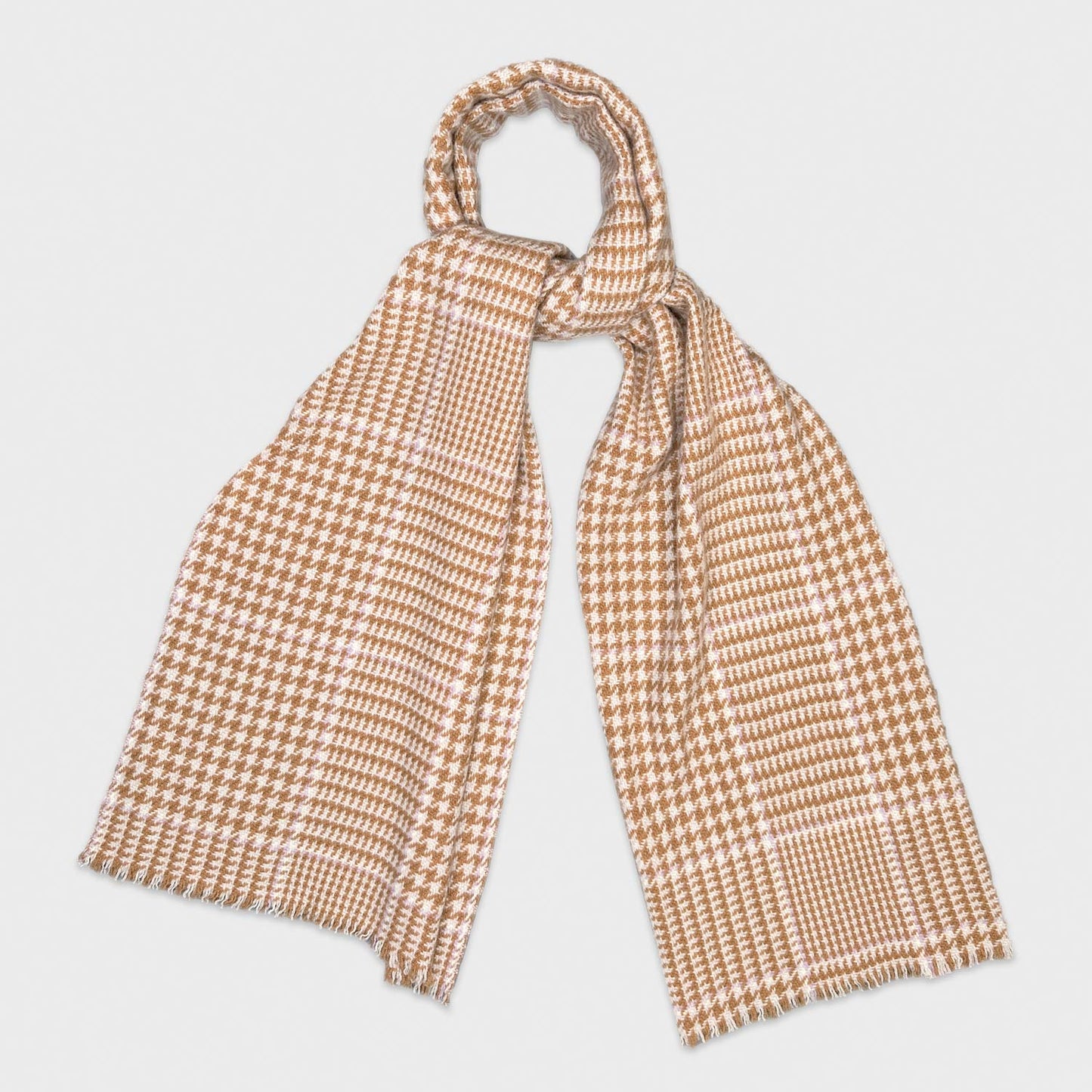 Camel Cashmere Scarf Prince of Wales 19 andrea's 47. Soft cashmere shawl. Timeless pattern Prince of Wales scarf, camel brown, ivory white, light violet. Ideal as a unisex scarf or cashmere shrug, made in Italy by 19 Andrea's 47 for Wools Boutique Uomo