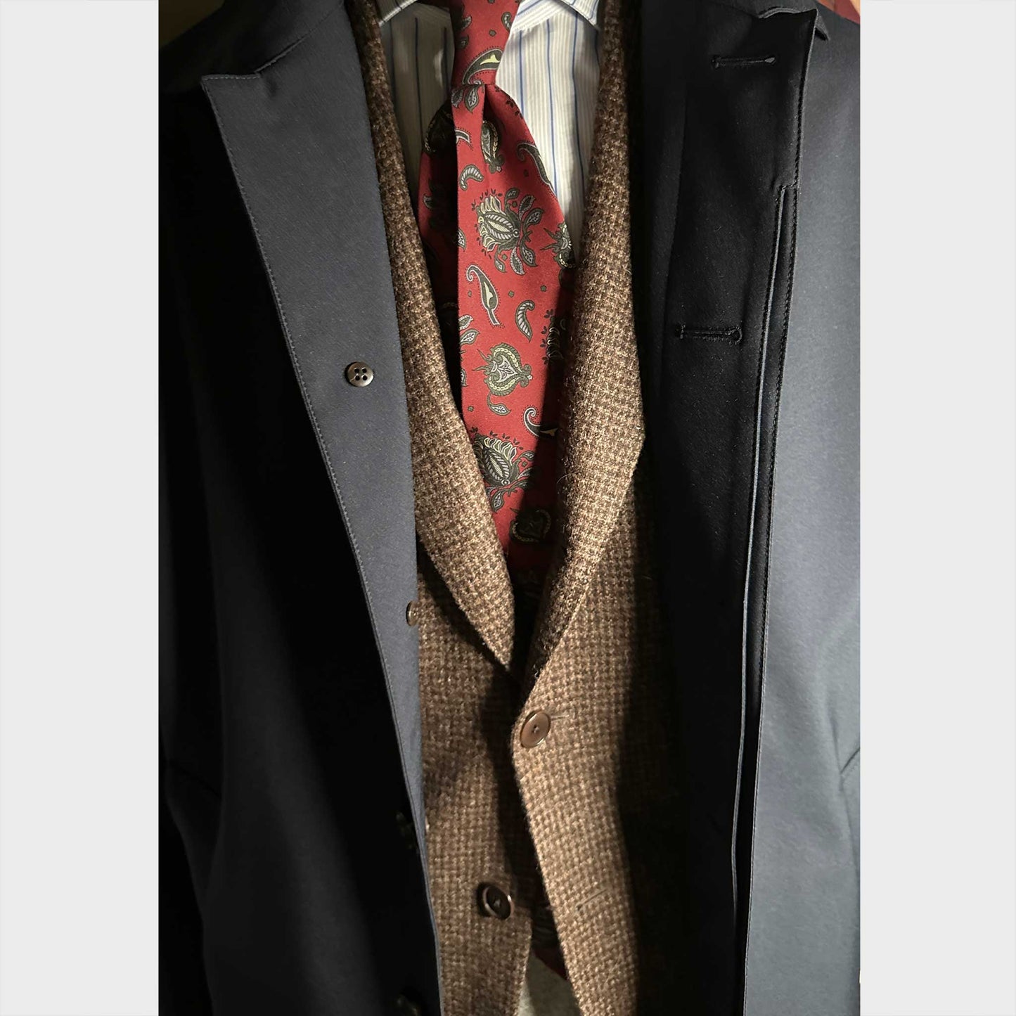 Wools Boutique Uomo outfit with Silk Tie Floral Ornamental Brick Red