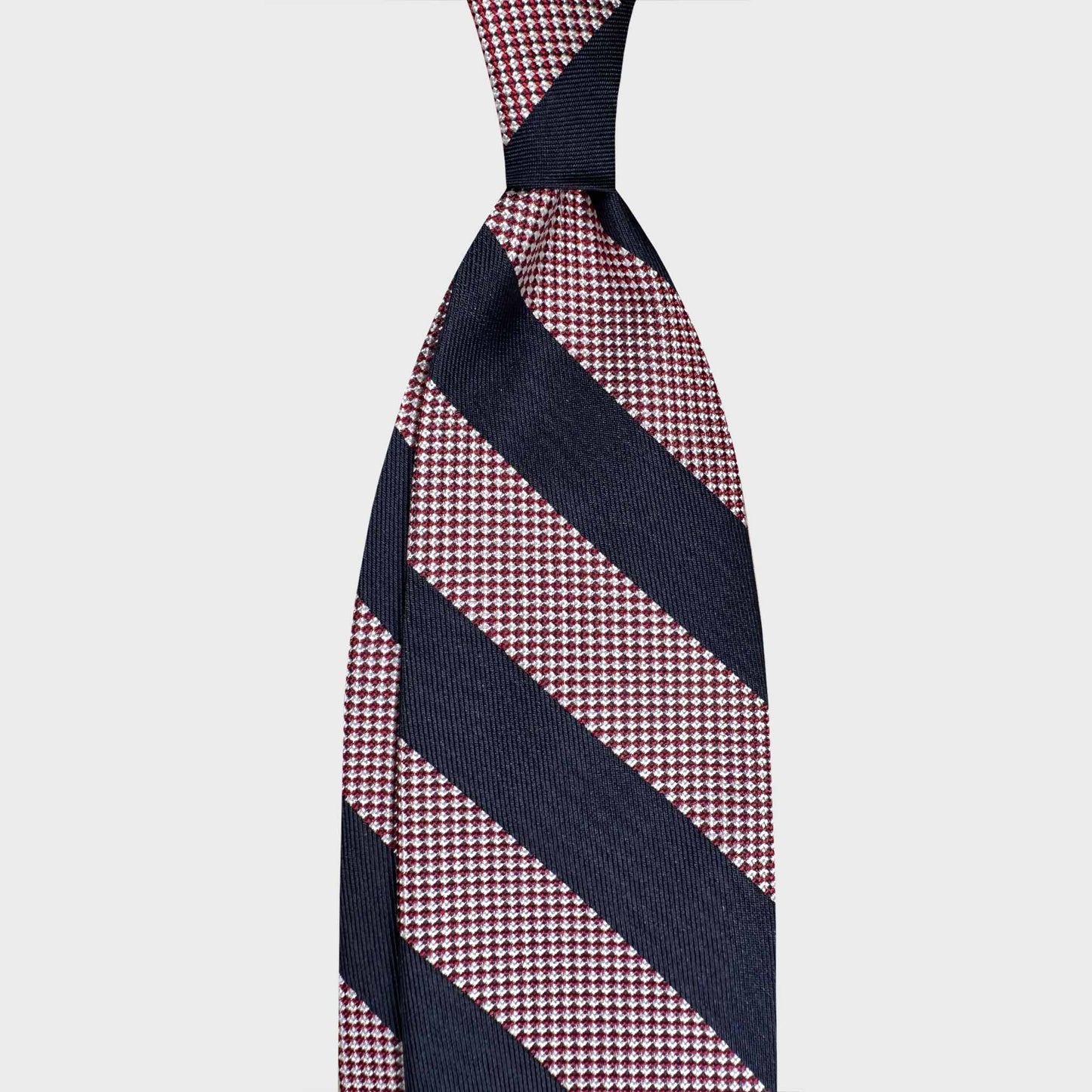 Regimental jacquard silk tie navy blue red textured stripes Wools Boutique Uomo Geneva