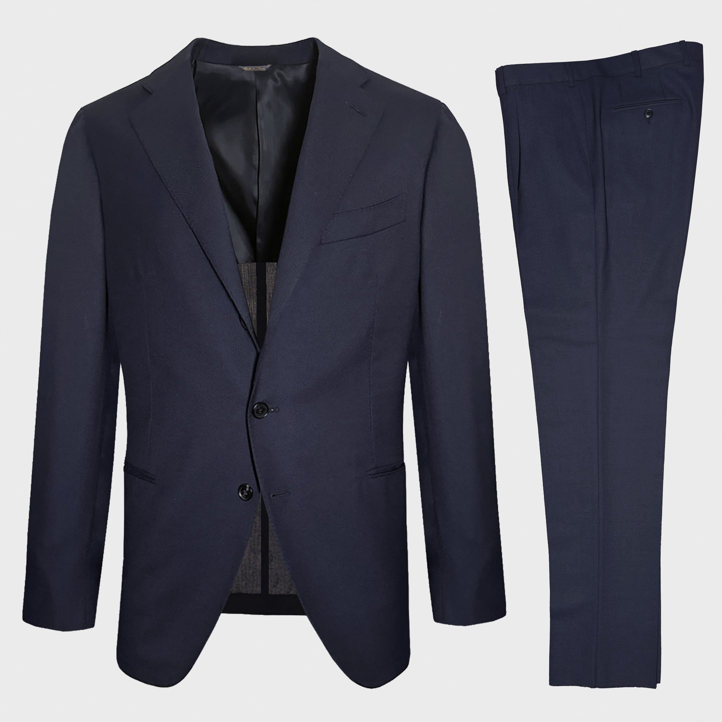 Scuderi Ocean Blue tailoring wool suit for spring summer front view. Discover the blue tailoring wool suit for spring summer at Wools Boutique Uomo Geneva. Made in Italy with fresh Marling&Evans wool, designed for business, formal occasions and contemporary classic menswear.
