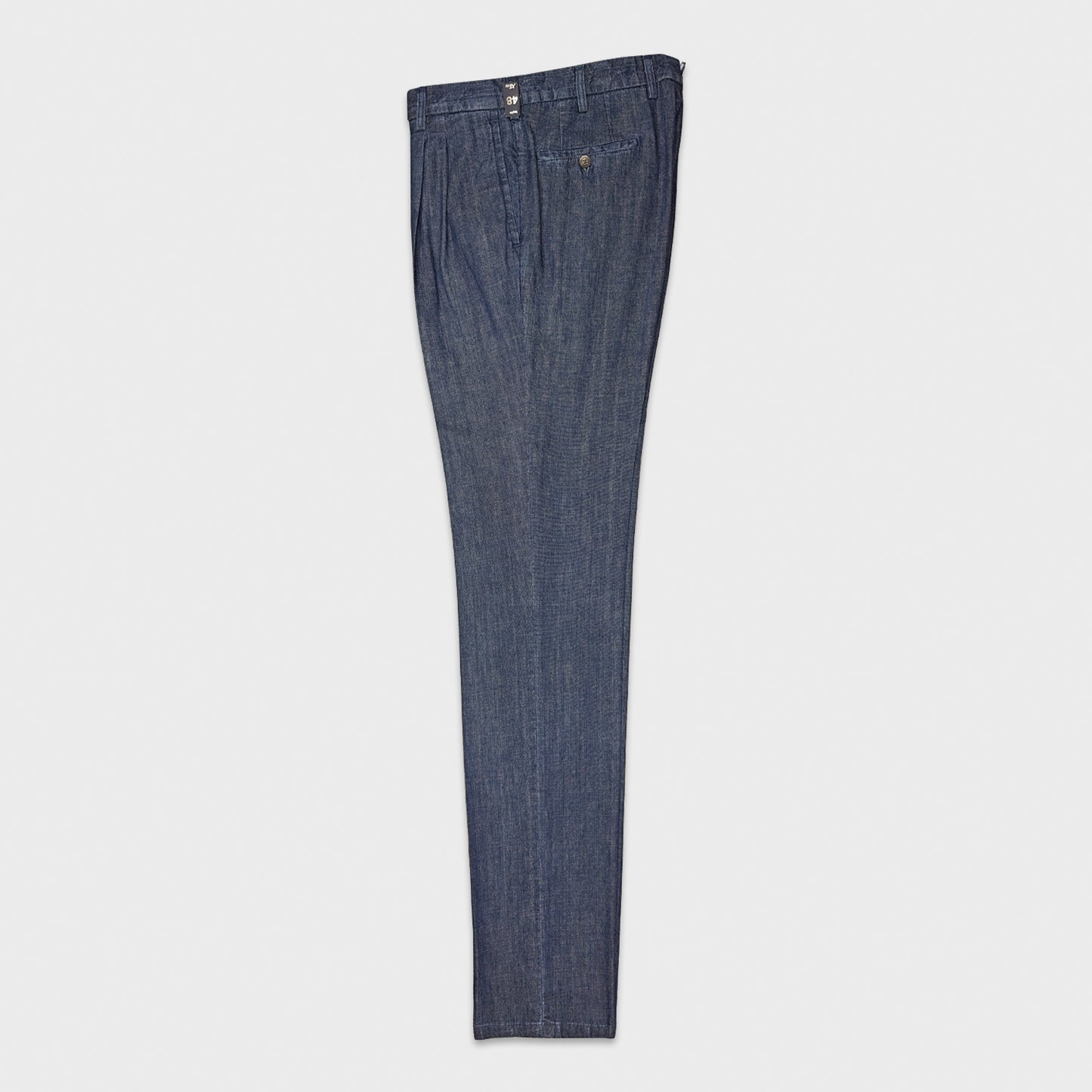 Load image into Gallery viewer, Indigo Blue Tailored Chambray Jeans Canvas Kurabo. Rotasport by Rota pantaloni, handmade in Italy with a soft and refined Japanese Kurabo denim fabric.
