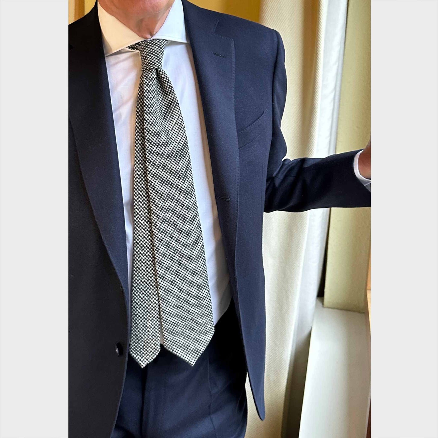 Wools Boutique Uomo Geneva Wool Tie Micro Pied de Poule Black White