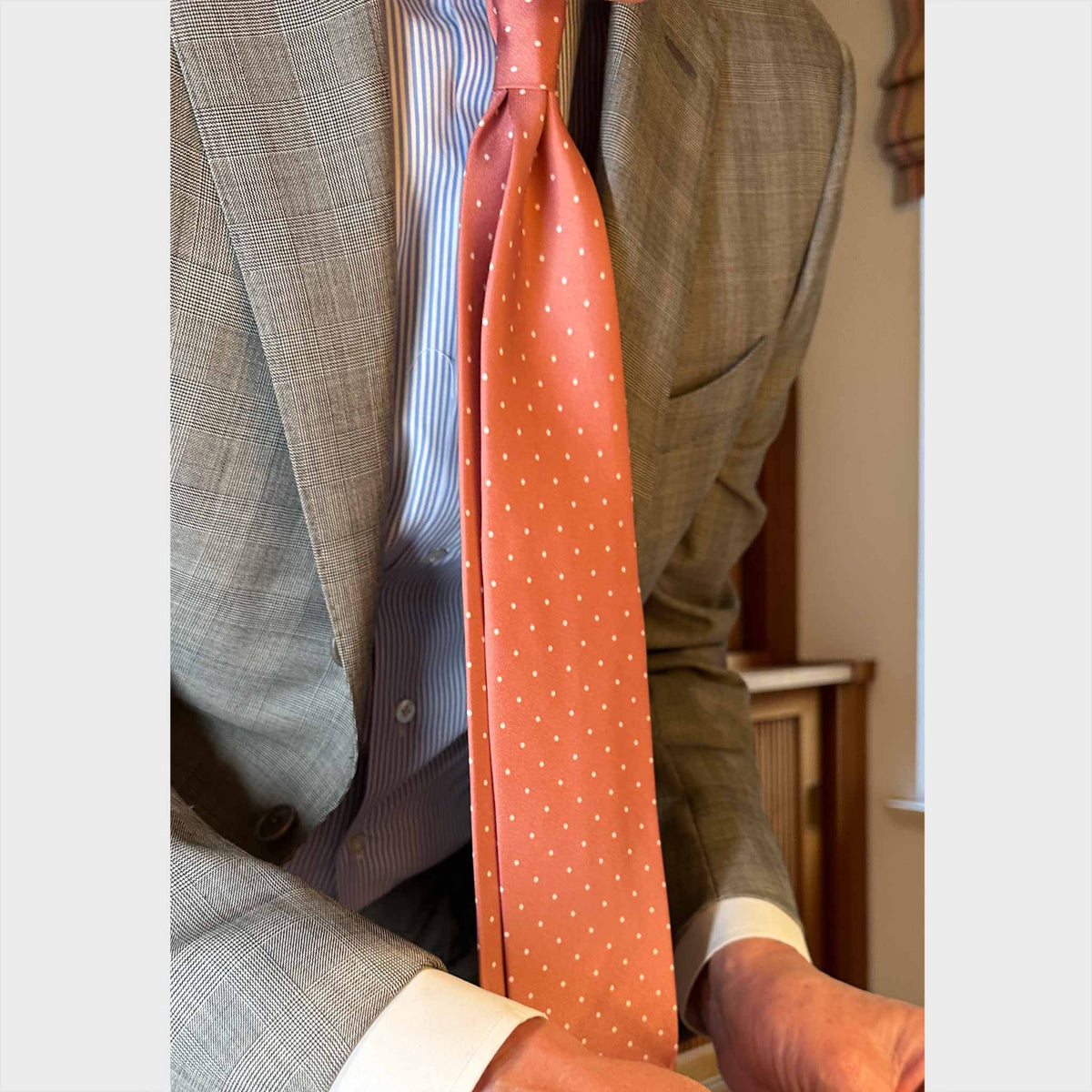 Silk Pink Ties Pois available at men's store in Geneva Switzerland