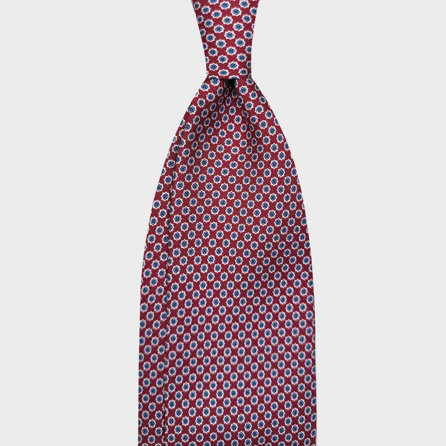 Red Silk Tie Classic Micro Diamonds Pattern. Tailoring red tie, white and light blue micro diamonds pattern, hand made in Italy sartorial burgundy ties f marino napoli for Wools Boutique Uomo Genève