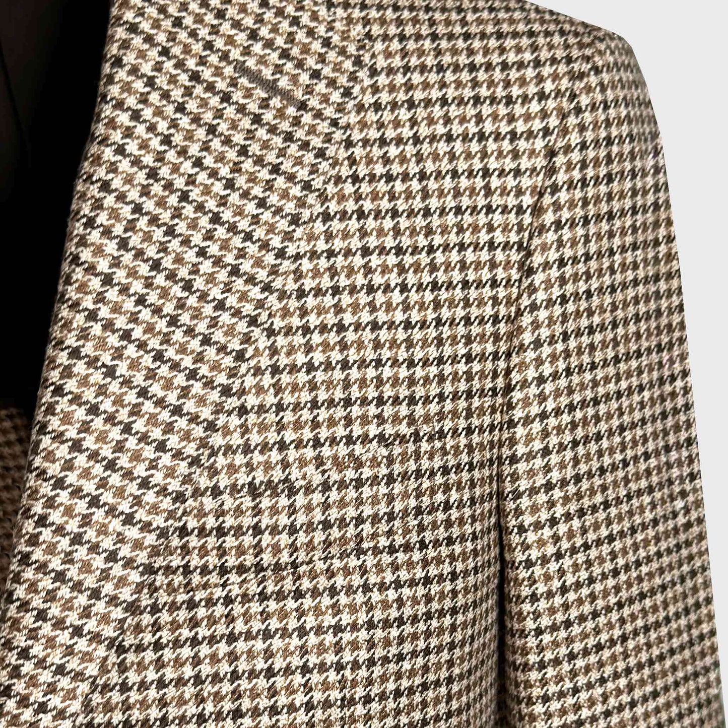 Detail of Marling and Evans wool silk linen pied-de-poule tailoring jacket texture