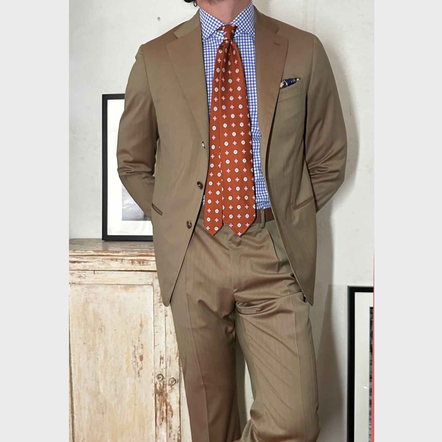 Solaro Suit Loro Piana Wool Super 130's Caruso. Tailored solaro suit, made with super 130's wool by Ing. Loro Piana, unlined, made in Italy by Caruso, classic fit drop 7, iconic color tabacco brown.