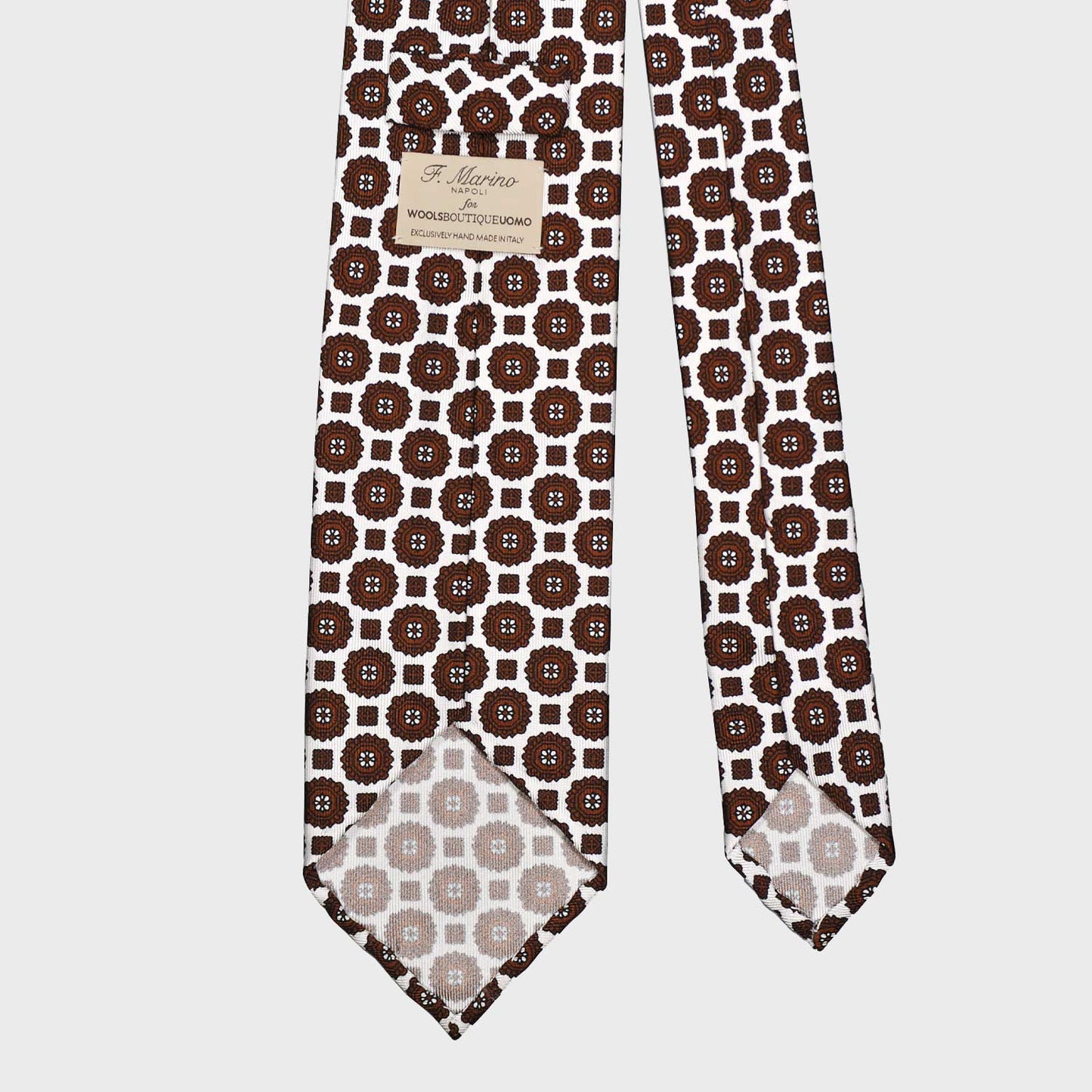 Load image into Gallery viewer, F.Marino Silk Tie 3 Folds Medallions White-Wools Boutique Uomo
