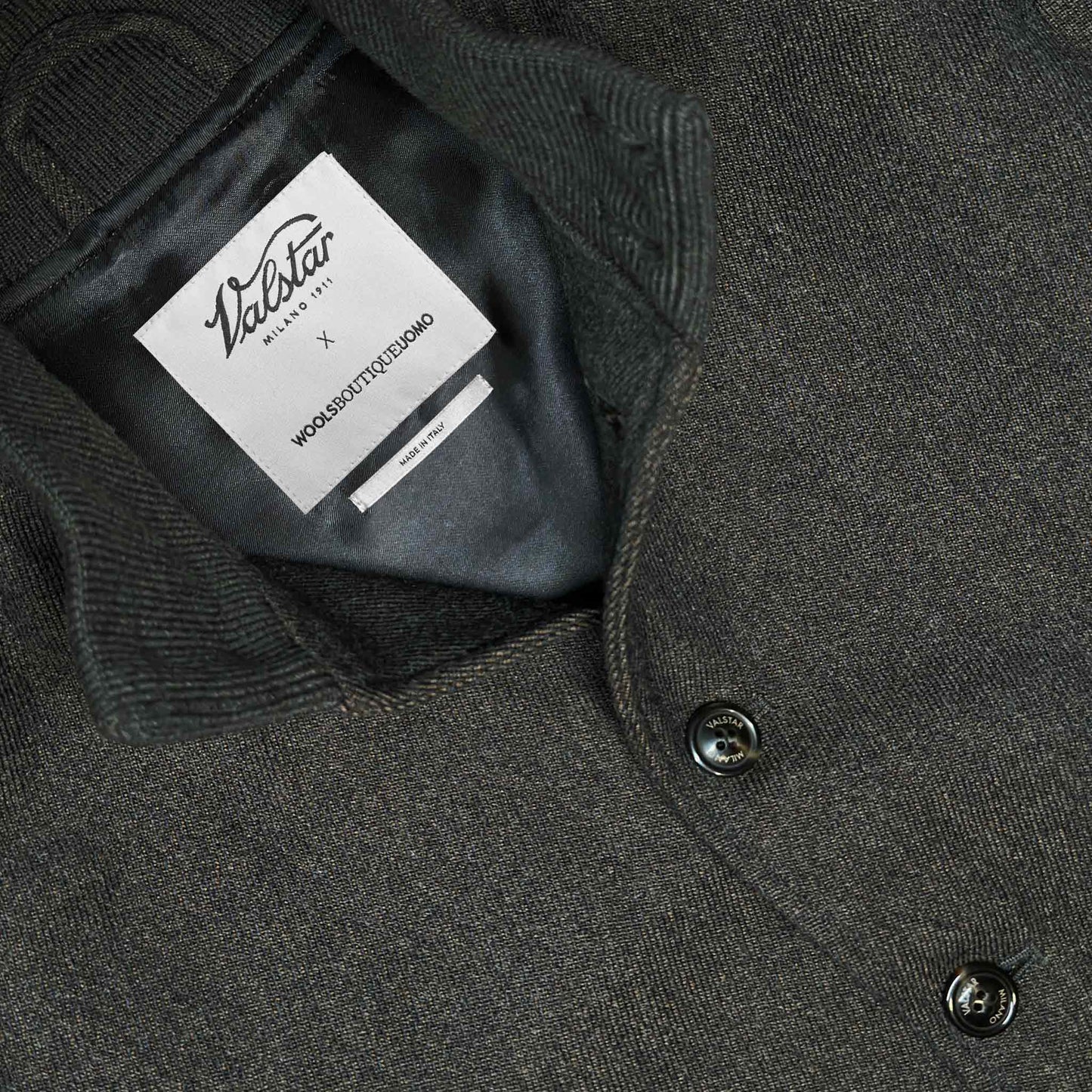 Valstar x Wools Boutique Uomo Mud Grey Covert Wool Valstarino collar and co-label detail
