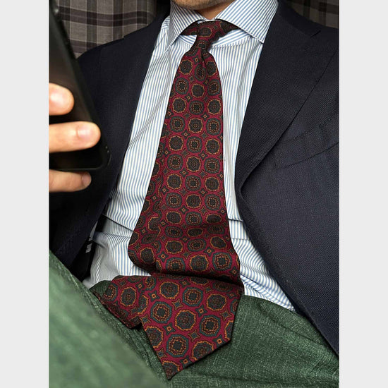 Load image into Gallery viewer, F.Marino Wool Tie 3 Folds Medallions Raspberry-Wools Boutique Uomo
